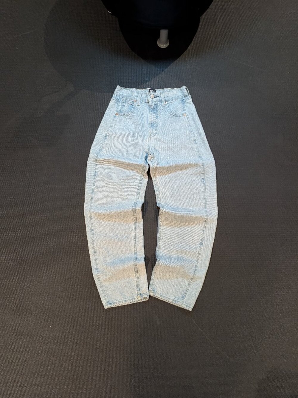 BDG Urban Outfitters High Rise Carrot Jeans Womens 24 Light Blue Barrel Fit Y2K